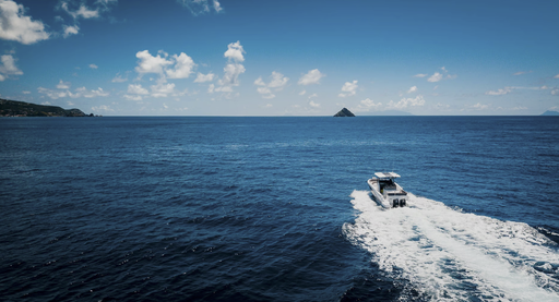 Bateau à moteur